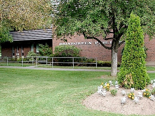 Picture of the front of Briar Green Public School